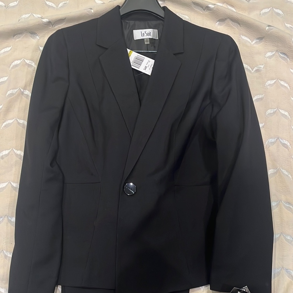 Le Suit Black 2 piece Suit, Size 14